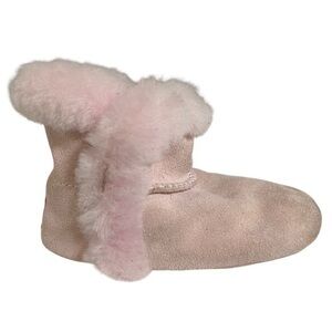 UGG Infant Lassen In Pink size 4/5 (12-18 months)